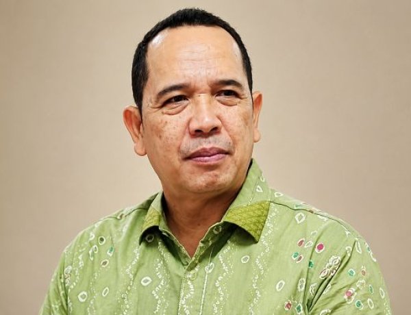 Hendra Dinatha: PERADI PROFESIONAL, Paradigma Baru Organisasi Advokat Indonesia