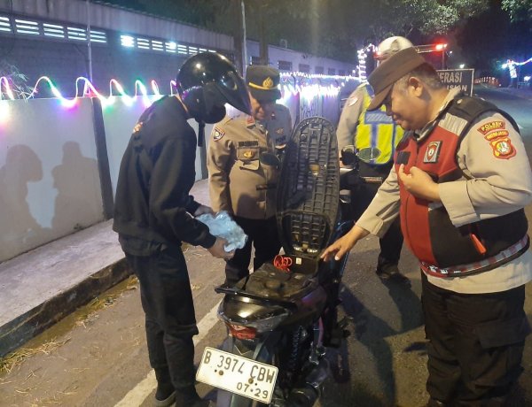 Polisi Gelar Razia Periksa Kendaraan di Karawaci, Patroli Dilanjutkan untuk Cegah Kejahatan Jalanan
